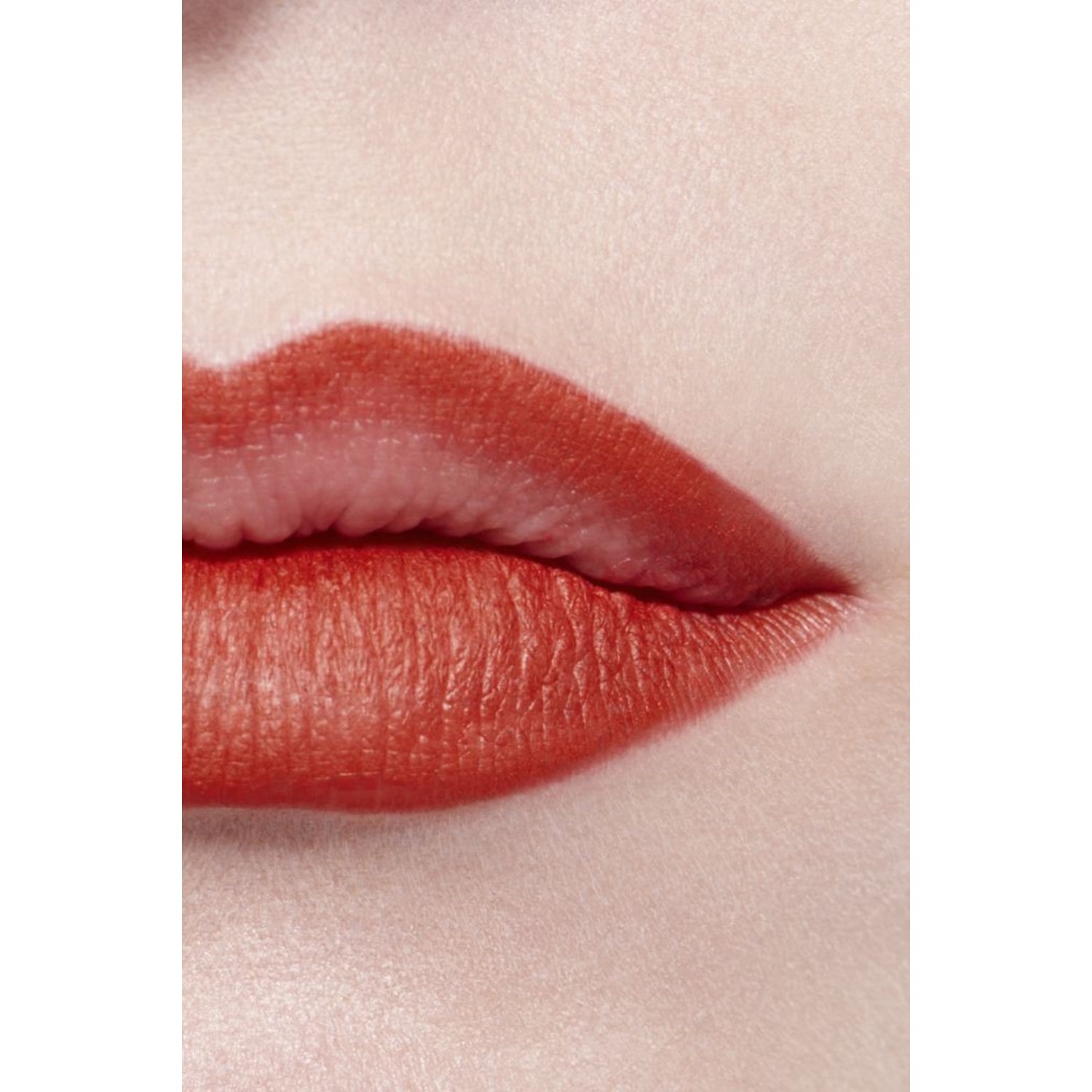 LÁPIZ CONTORNO DE LABIOS DE LARGA DURACIÓN